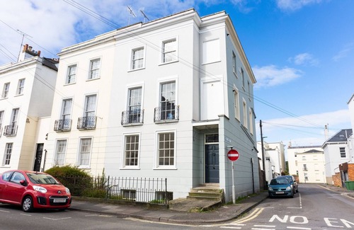 Montpellier Apartment | 2 Bedroom Modern Central apartment with FREE Netflix