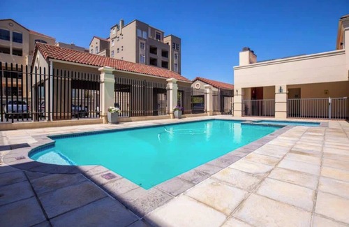 Century City Apartment | 2 Bedroom Mountain View Penthouse Century City