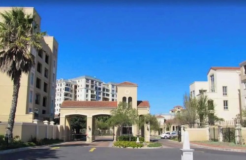 Century City Apartment | 2 Bedroom Mountain View Penthouse Century City