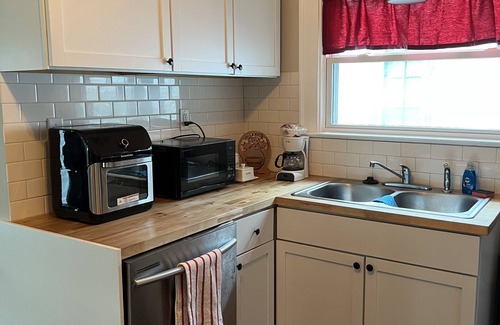 Meridian-Kessler House | 2 bedroom near Broadripple. 15 minutes from Downtown