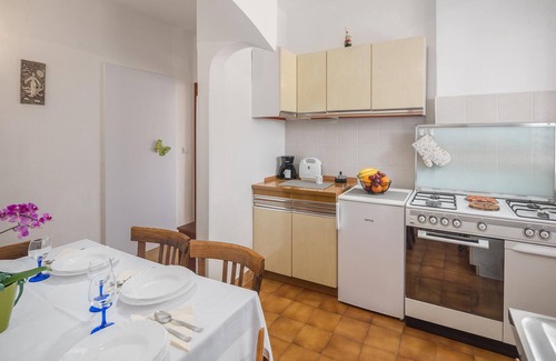 Lovrecica Apartment | 2 bedroom nice apartment in Lovrecica