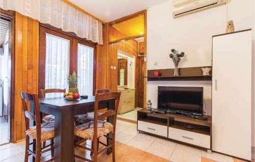 Rakalj Apartment | 2 Bedroom Nice Apartment In Krnica