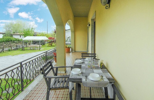 Capanne-Prato-Cinquale House | 2 bedroom nice home in Montignoso