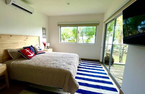Bejuco Apartment | 2 Bedroom Oceanfront Condo with Wi-Fi, AC and Pool
