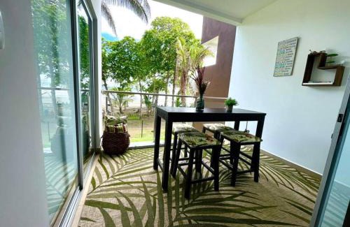Bejuco Apartment | 2 Bedroom Oceanfront Condo with Wi-Fi, AC and Pool