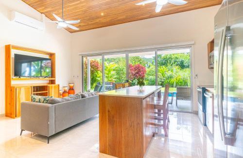 Ciudad Cortes House | 2 Bedroom-ojochal-pool-easy Access