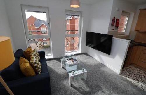 Coventry Apartment | 2 Bedroom Peaceful Penthouse - Private Parking