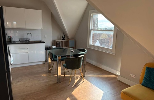 St Albans Apartment | 2 Bedroom Penthouse St Albans City Centre - stay right in the heart of the city