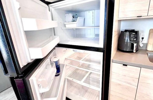 Downtown Des Moines Apartment | 2 Bedroom Pink-themed Apartment in Des Moines