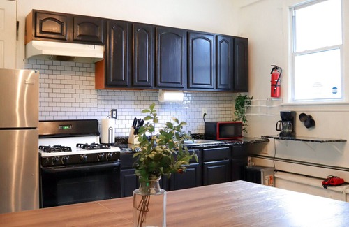 Paterson Apartment | 2-bedroom/Pool table/Ping Pong /Near NYC