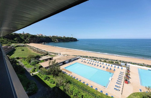 Anglet Apartment | 2 Bedroom Premium Room for 2 Adults and 1 Child with unobstructed sea view