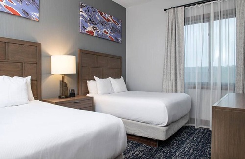 Lake Delton Resort | 2 Bedroom Presidential, at Glacier Canyon Lodge! Waterpark passes included!