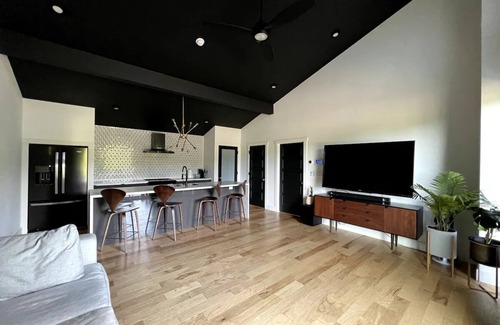 Ponce De Leon House | 2-bedroom Private house on river and golf course. Outdoor living space