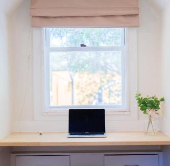 Alexandria Apartment | 2 Bedroom Renovated Cottage - 1 Stop to Central