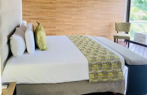 Villa Juarez Resort | 2-bedroom resort in fabulous Playa del Carmen with fitness room, AC