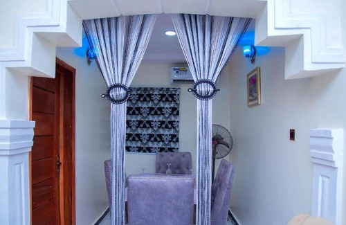 Alimosho Apartment | 2 Bedroom Serviced Apartment with Amazing Facilities