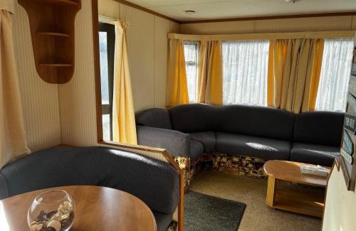 Hunstanton Ski Chalet | 2 Bedroom sleeps 6 caravan Manor Park Hunstanton
