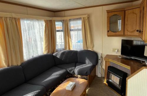 Hunstanton Ski Chalet | 2 Bedroom sleeps 6 caravan Manor Park Hunstanton