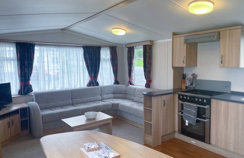 Carnbrea Ski Chalet | 2 Bedroom Static Caravan on a holiday Park in Cornwall with onsite indoor Pool