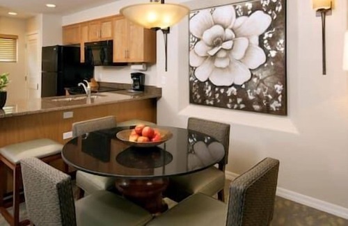 North Scottsdale Hotel | 2 BEDROOM SUITE-SHERATON DESERT OASIS-SCOTTSDALE!