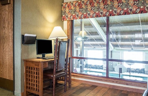 Wisconsin Dells Cabin | 2 Bedroom Timber @ Christmas Mountain Village Resort, Golf/Ski, Wisconsin Dells