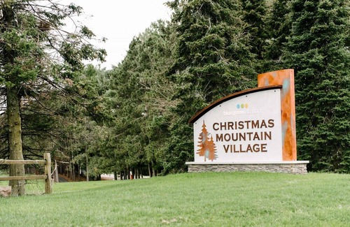 Wisconsin Dells Cabin | 2 Bedroom Timber @ Christmas Mountain Village Resort, Golf/Ski, Wisconsin Dells