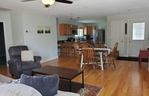 Town of Hastings Apartment | 2-bedroom townhouse with indoor fireplace