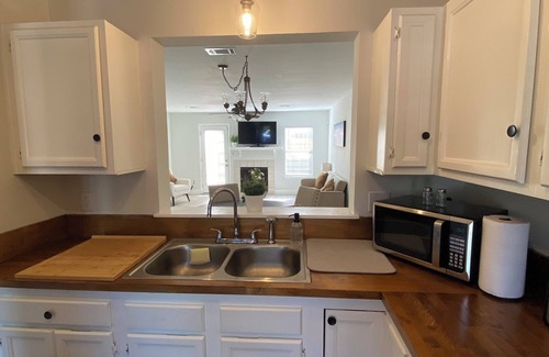 Summerville House | 2-bedroom townhome in superb Summerville