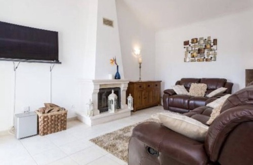 Budens House | 2 Bedroom Townhouse set on a Picturesque Golfcourse