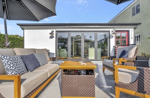 Corona del Mar House | 2-bedroom vacation home walking distance to Fashion Island