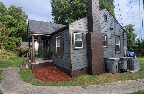 Kannapolis House | 2 BEDROOM Vacation Home Like No Other Near Highway and Downtown Area.