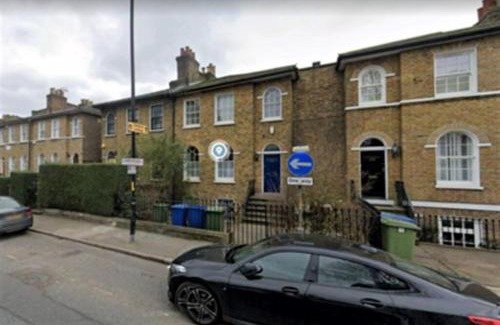 Southwark Apartment | 2 Bedroom Victorian Garden Flat
