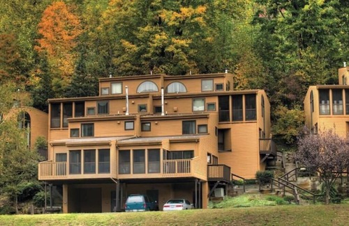 Shawnee On Delaware Apartment | 2 bedroom villa Shawnee Village
