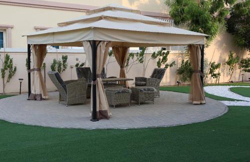 Jumeirah Village Villa | 2 Bedroom Villa With Huge Garden