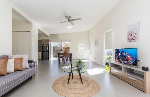Cessnock House | 2 Bedroom w/Parking Near Central Cessnock