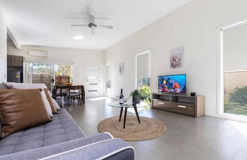 Cessnock House | 2 Bedroom w/Parking Near Central Cessnock