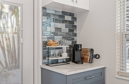 Englewood Cottage | 2 bedroom, walk to beach-bikes-kayaks-grill-picnic-hot outdoor shower-beach gear