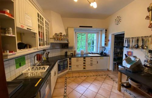 Kurrenberg Apartment | 2 Bedroom with Bathroom - Altbauvilla