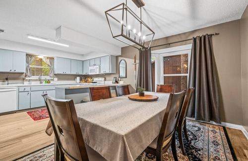 Shalimar House | 2 bedroom with loft in Shalimar