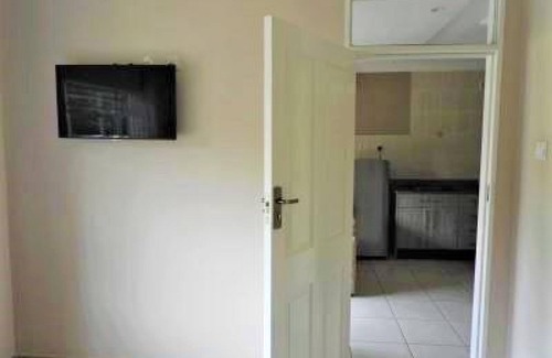 Harare Apartment | 2 Bedroomed Apartment With En-suite and Kitchenette - 2067