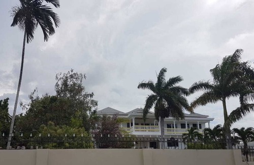 IronShore Estates Apartment | 2 bedrooms/1 Bath-This unit books very fast, so reserve now!!