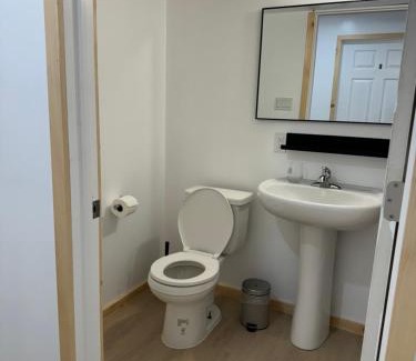 Ottawa Division Apartment | 2 bedrooms, 2 bathrooms, 1 living room brand new
