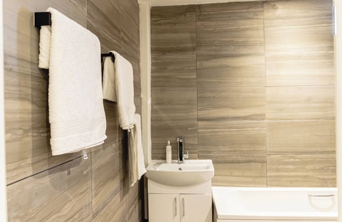 Deptford Apartment | 2 Bedrooms-4 Guests-babycot-wifi-freeparking