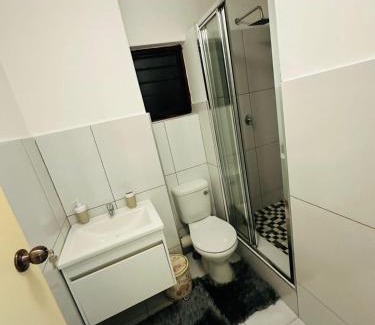 Hartbeespoort Apartment | 2 Bedrooms Apartment - Hartbeespoort Dam