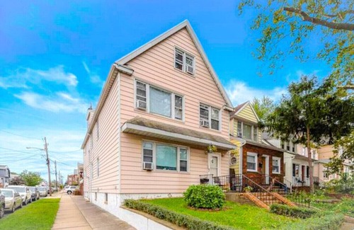 Bayonne Apartment | 2 Bedrooms Apartment 15 Min Away from EWR Airport, Cape Liberty