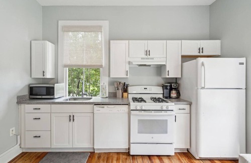North Charleston Apartment | 2 Bedrooms - Closet to Park Circle and Downtown!