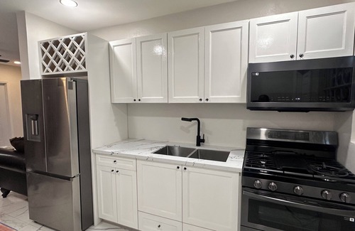 Nassau Apartment | 2-bedrooms family friendly rental to enjoy in Nassau with AC and quietness.