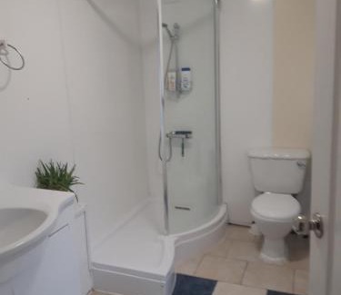 Winchester House | 2 Bedrooms Homestays In Winchester