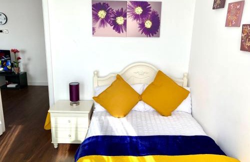 Stratford Apartment | 2-Bedrooms Modern Apartment next to Velodrome, Lounge, Balcony, Parking, ABBA