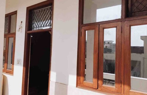 New Delhi Apartment | 2 bedrooms spacious private apartment